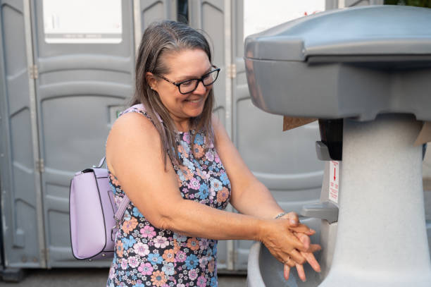 Best Portable toilet rental cost  in Wyandanch, NY